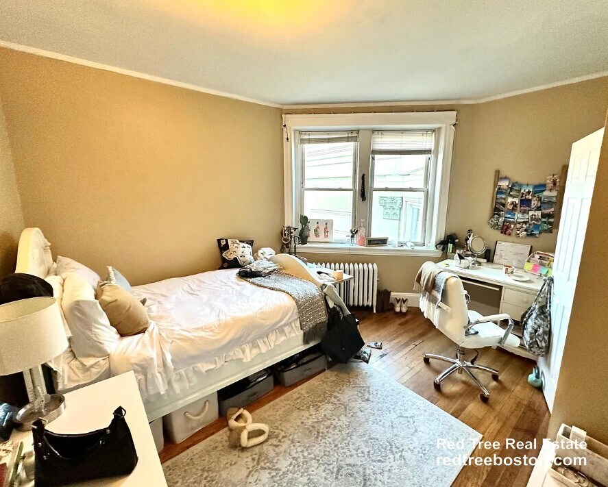 Building Photo - 68 Egmont St