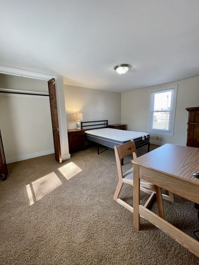 Building Photo - 1145 Isabella Ct