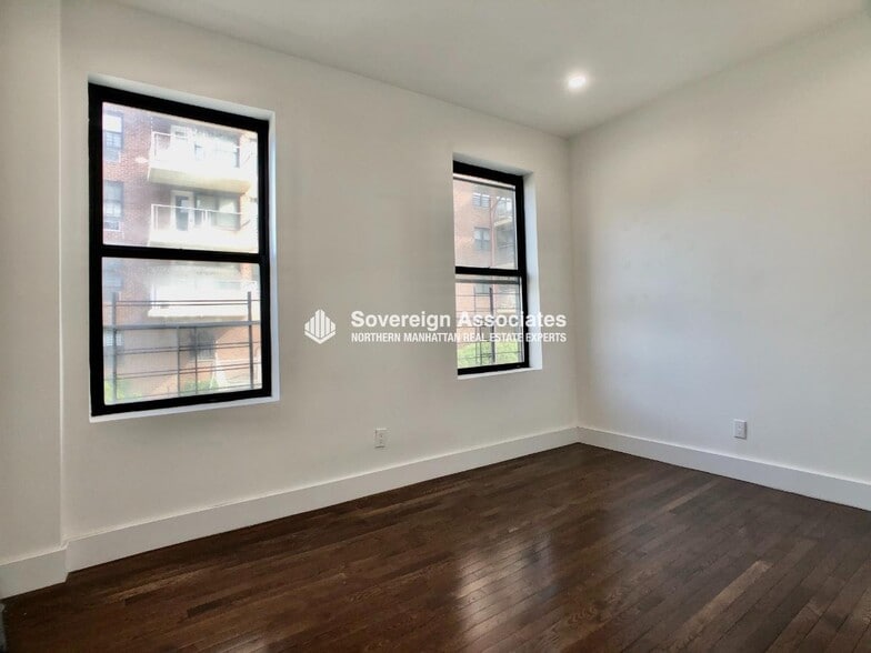 Building Photo - 518 W 204th St