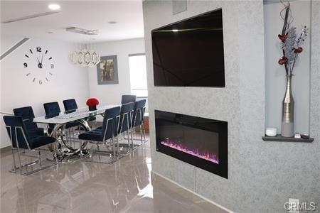 Building Photo - 9419 Via Patricia