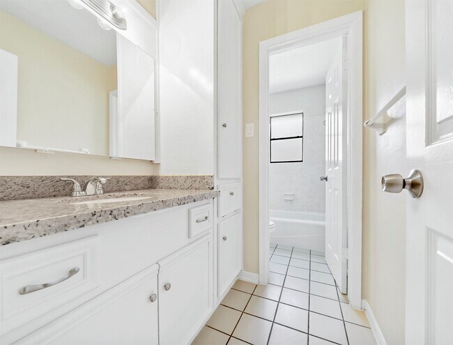 Building Photo - 3806 Montego Dr