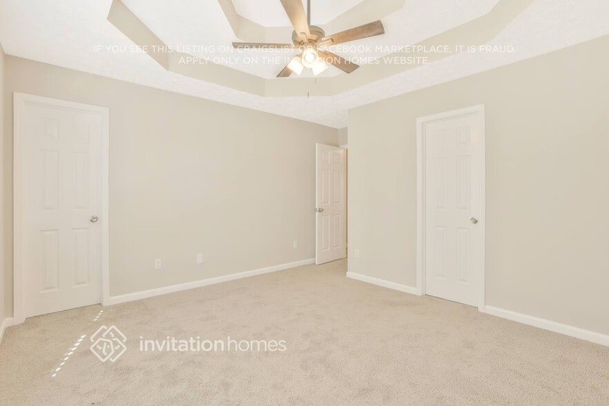 Building Photo - 115 E Lawn Dr