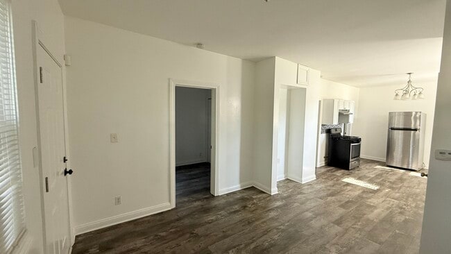 Building Photo - 8438 S Baltimore Ave