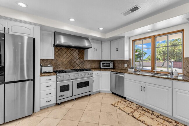 Building Photo - 80980 Vista Bonita Trail