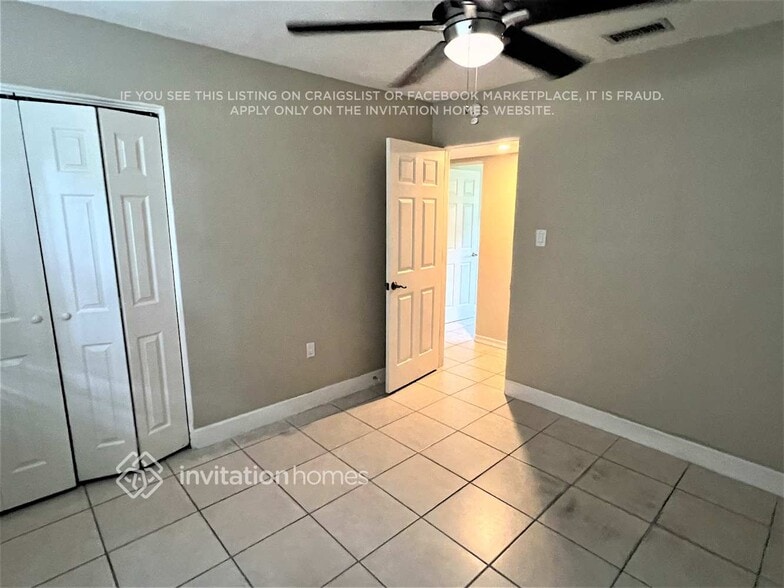 Building Photo - 2260 Charlotte Dr