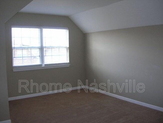 Building Photo - 1019 Golf View Way