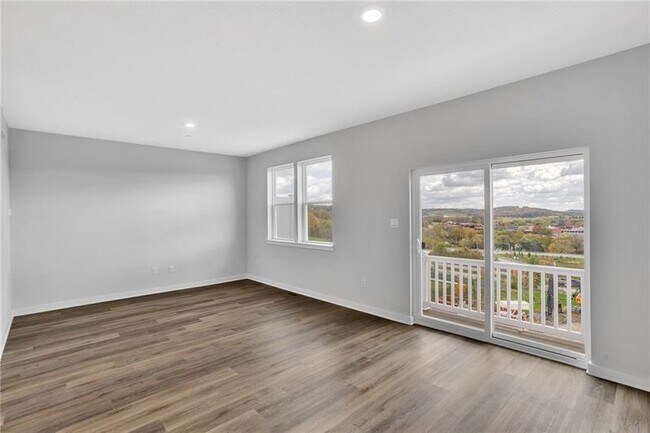 Building Photo - 126 Scotland Ln