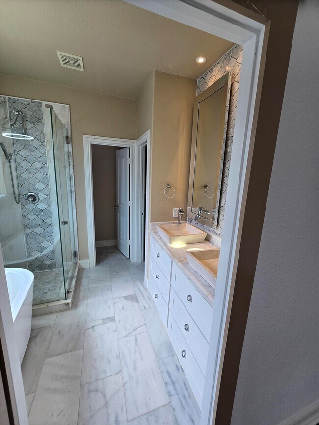 Building Photo - 6119 Grassy Haven Ln