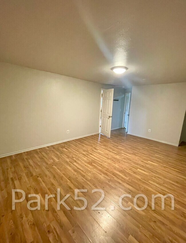 Building Photo - 2501 Bridgeport Way W