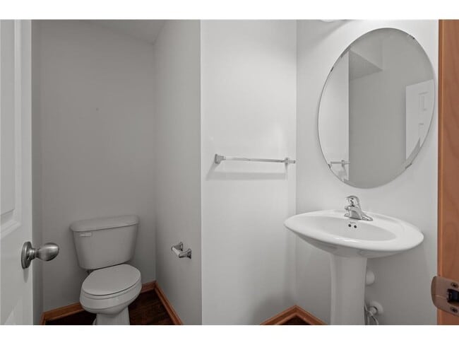 Building Photo - 9995 Wildflower Dr