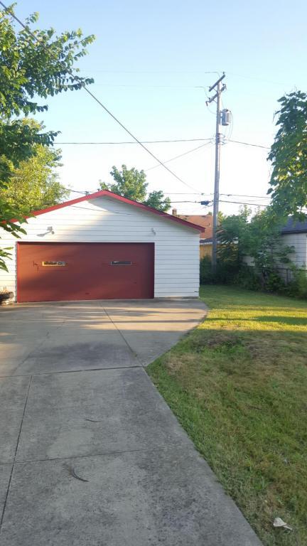 Building Photo - 12804 FARRINGDON AVE