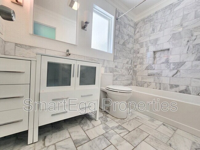 Building Photo - 4802 Gray Fox Dr