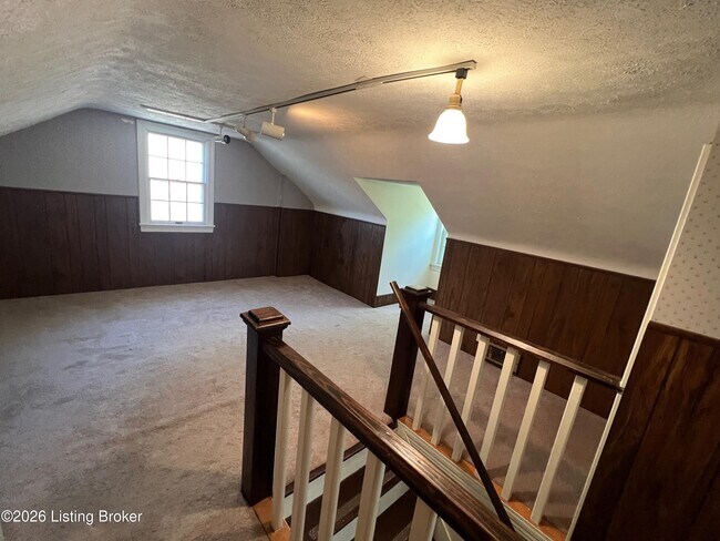 Building Photo - 2302 Emerson Ave