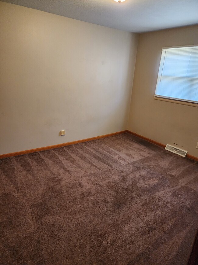 Building Photo - 432 Hazel Ct