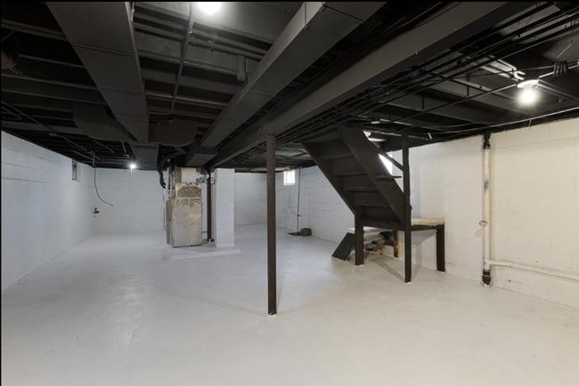 Building Photo - Updated South Omaha Home with Oversized Garage