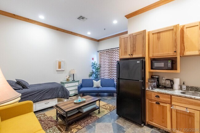Building Photo - 14943 Paddock Dr