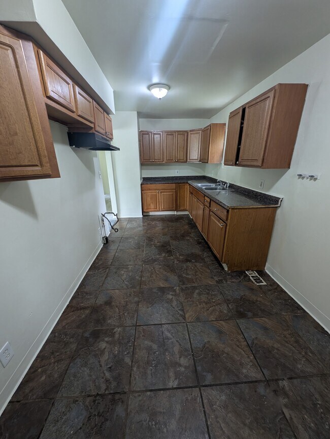 Building Photo - 5459 Bermuda Ln