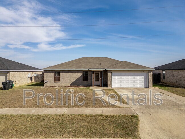 Building Photo - 3211 Tom Lockett Dr