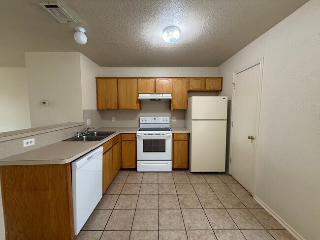 Building Photo - 4407 Abigail Dr