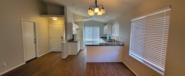 Building Photo - Lovely Corner Lot Home In South Phoenix!!!