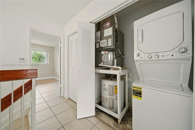 Building Photo - 14907 SW 80th St