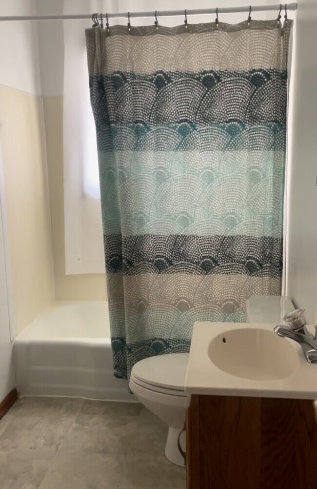 Building Photo - 5812 SW 12th St