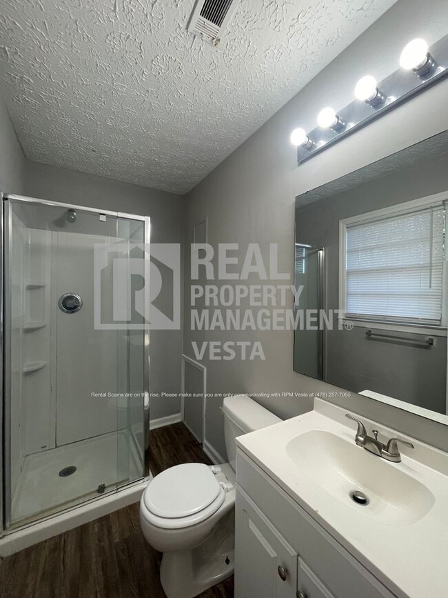 Building Photo - 72 Forest Hill Cir