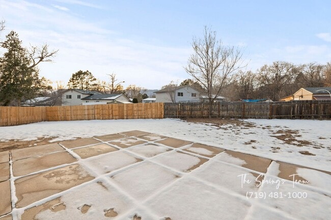 Building Photo - CHARMING 4BD on QUIET EASTBOROUGH CUL-DE-SAC- Security Deposit Waiver Available