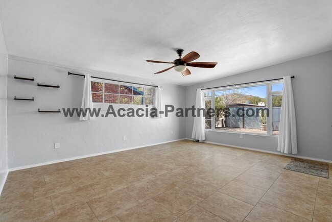 Building Photo - Two Bedroom Home with Guest House