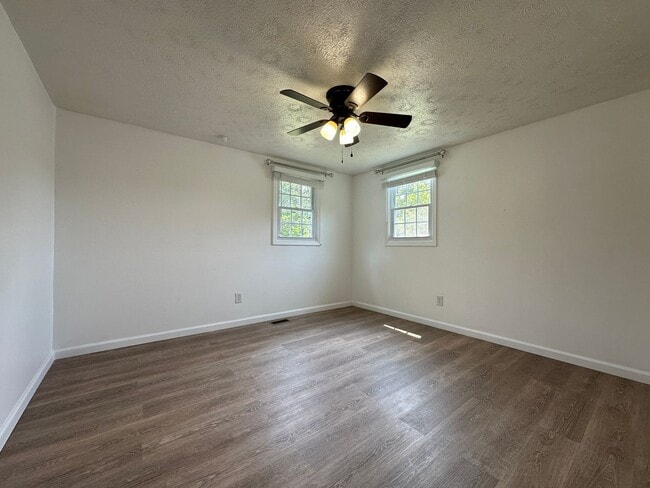 Building Photo - 2752 Carrollwood Heights Rd