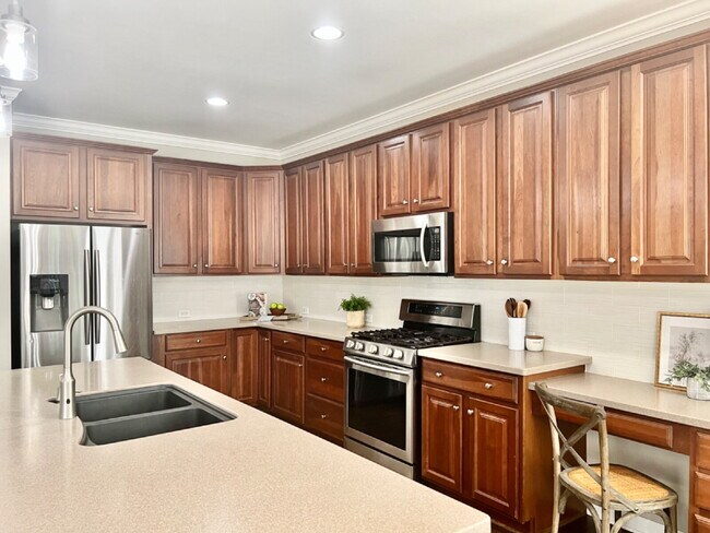 Building Photo - SPACIOUS AND CONVENIENT