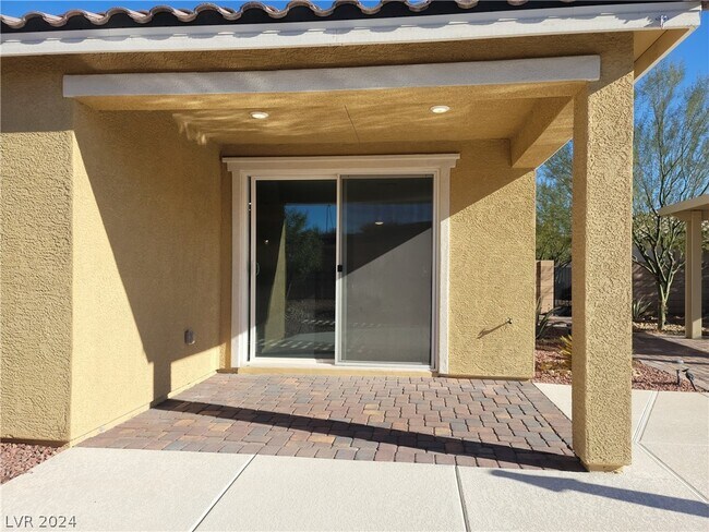 Building Photo - 9149 Cocowoods Pl