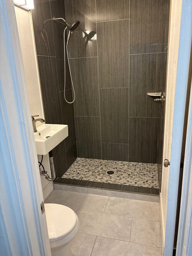 Building Photo - 3712 W Horatio St