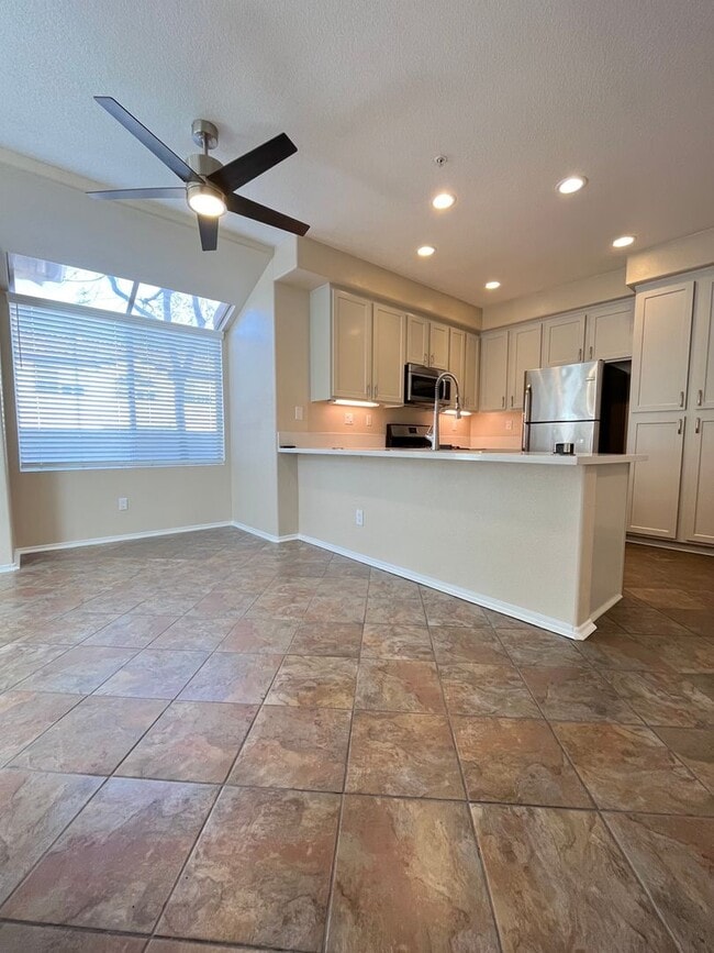 Building Photo - PICTURE PERFECT!  3 BR/3 BA END UNIT CONDO with DIRECT ACCESS 2 CAR GARAGE