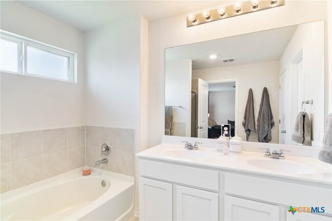 Building Photo - 9606 Tupelo Holw