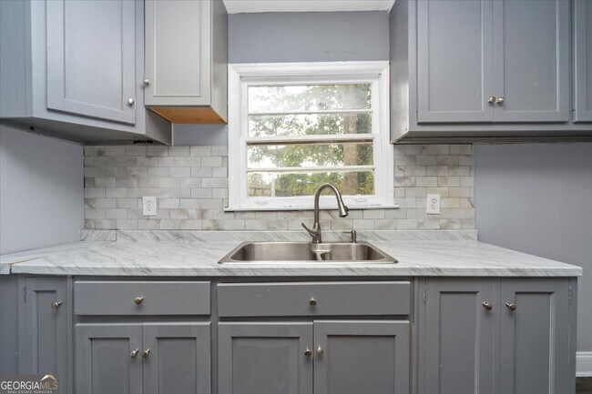 Building Photo - 4161 Tell Rd SW