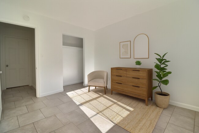 Building Photo - 6120 S Madison Plz