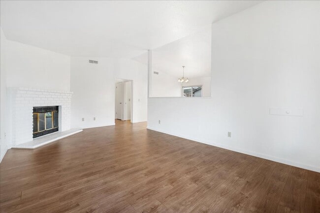 Building Photo - 1025 Marston St