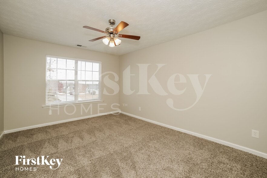 Building Photo - 2046 Dartmoth Way