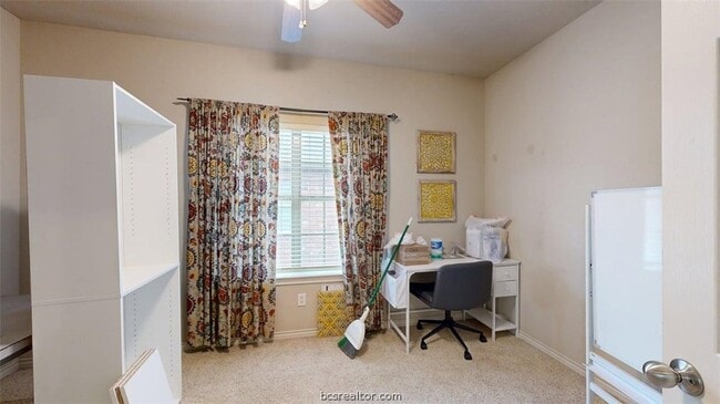 Building Photo - 332 Forest Dr Loop