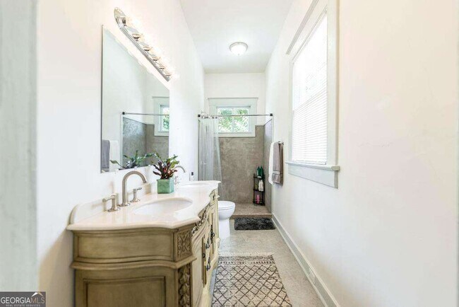 Building Photo - 1475 3rd St