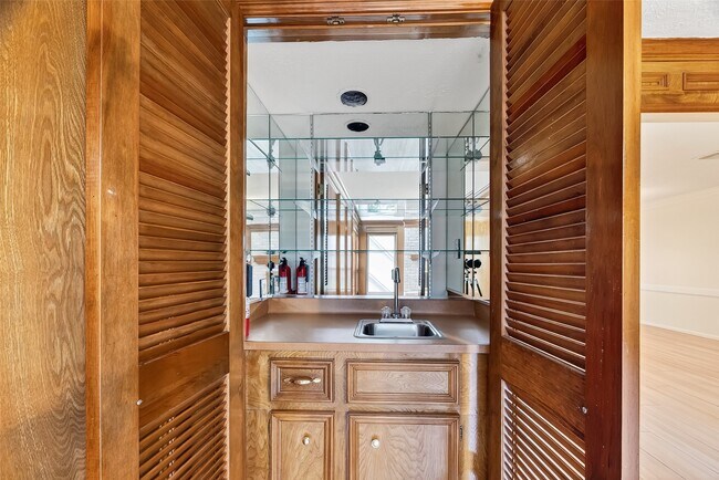 Building Photo - 13618 Jessica Ln