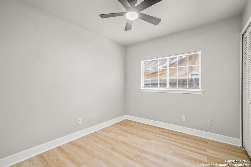 Building Photo - 8427 Glen Ct