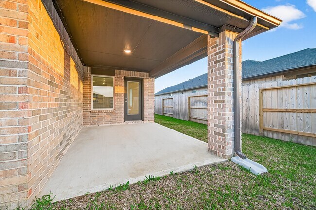 Building Photo - 27410 Oceanus Springs Dr