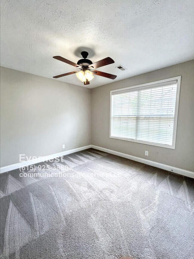 Building Photo - Beautiful 3-Bedroom Home with Comfortable ...