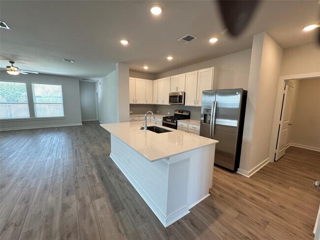 Building Photo - 112 Corn Ln