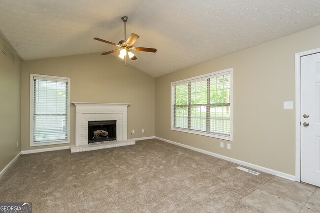 Building Photo - 6671 Emily Ln