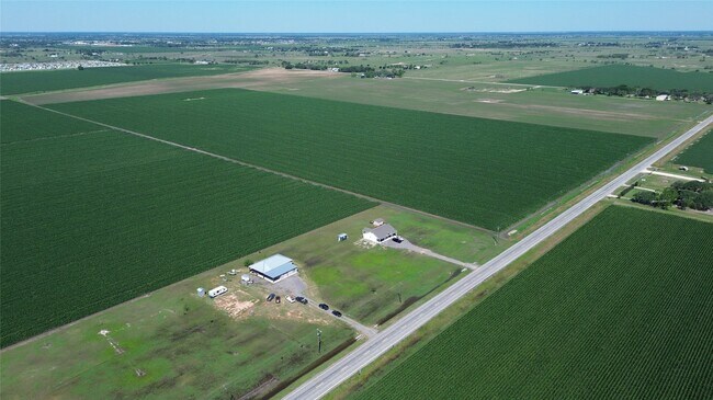 Building Photo - 1015 FM 960 Rd