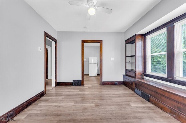 Building Photo - 3420 W 117th St
