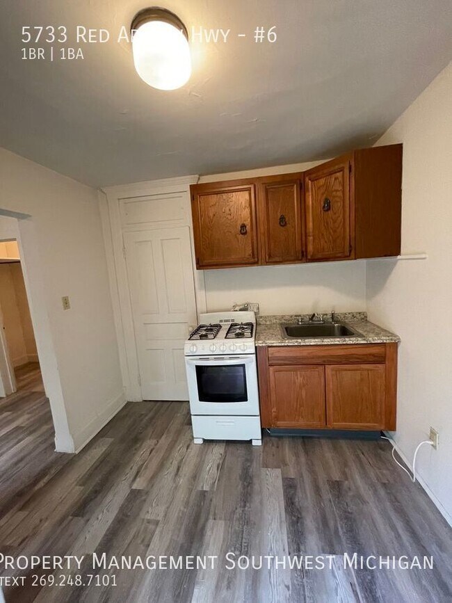 Building Photo - 5733 Red Arrow Hwy